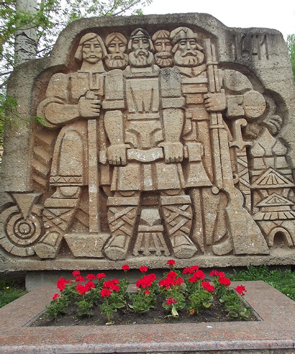 Памятник основателям крепости Саранск